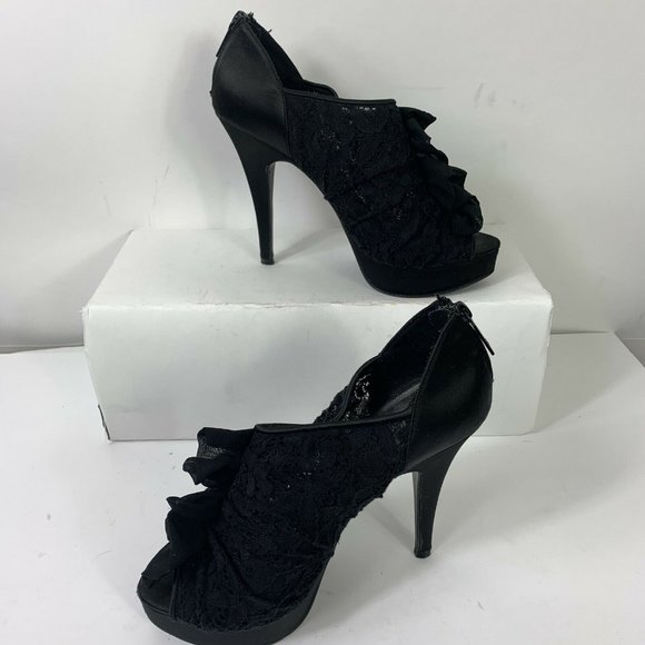 Kardashian Kollection Ruffle Lace Heels Wm Sz 9 - Picture 1 of 7